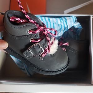 Carters boots